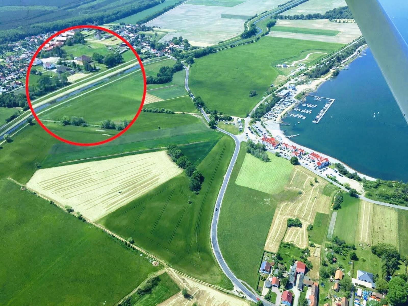 Gelbes Haus Seenland Ferienwohnungen Xl Elsterheide Exterior foto