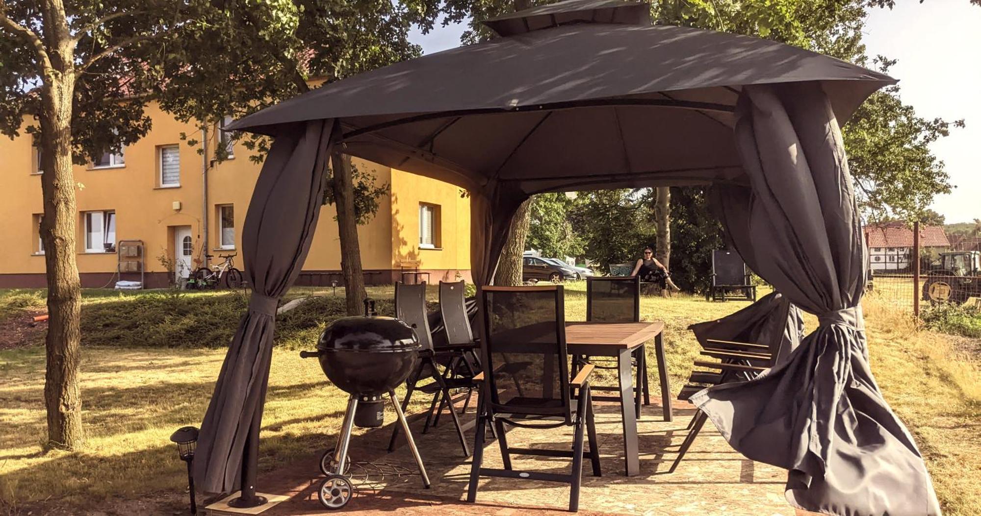 Gelbes Haus Seenland Ferienwohnungen Xl Elsterheide Exterior foto