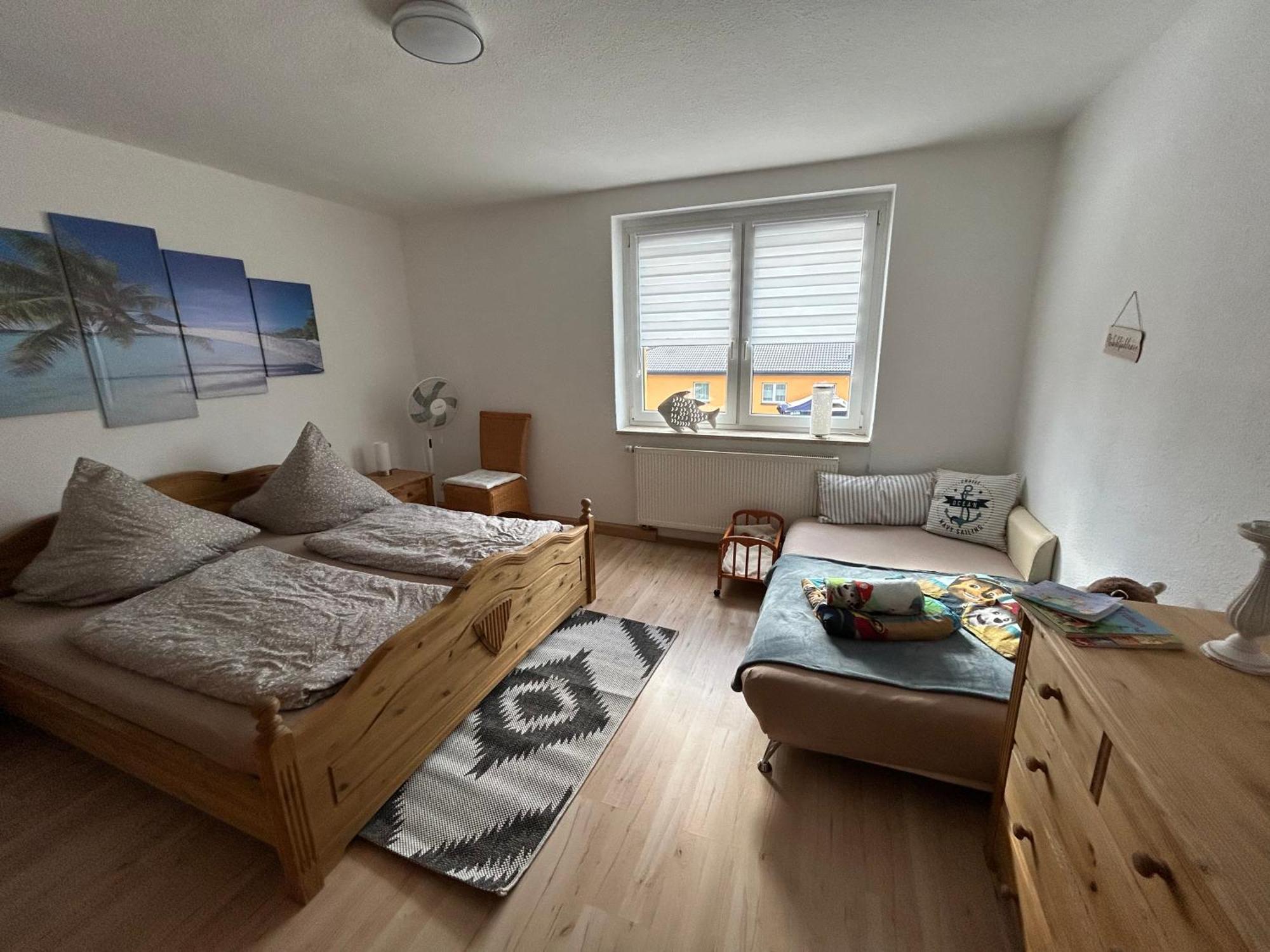 Gelbes Haus Seenland Ferienwohnungen Xl Elsterheide Exterior foto